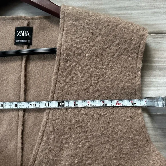 Zara Beige Longline Sleeveless Vest Coat |
Women's Size Small - Picture 10 of 12